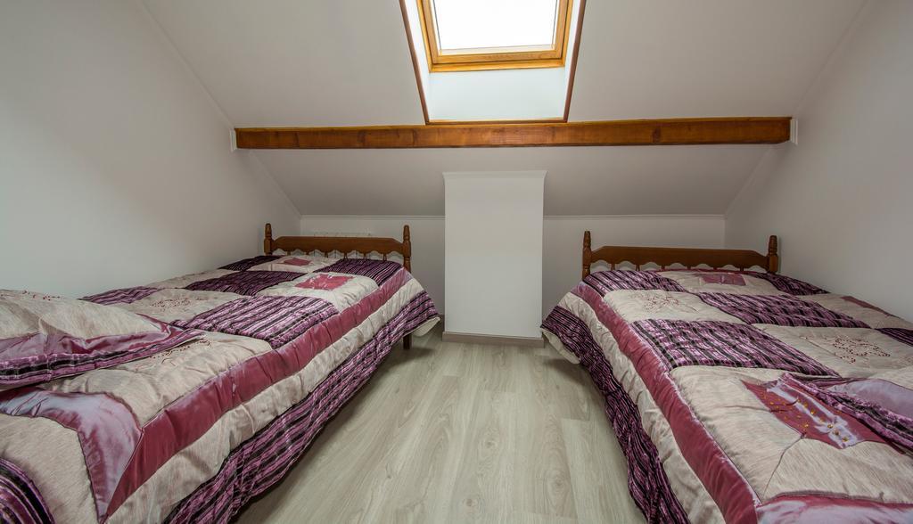 Le Carnival Bed & Breakfast Laval  Ngoại thất bức ảnh