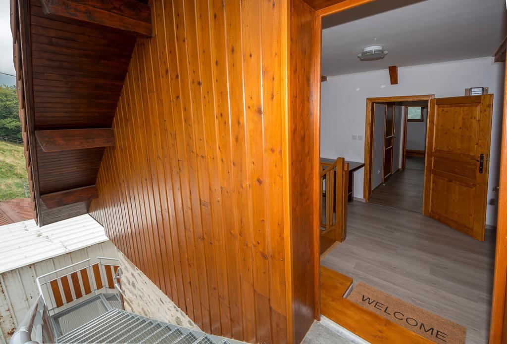 Le Carnival Bed & Breakfast Laval  Ngoại thất bức ảnh